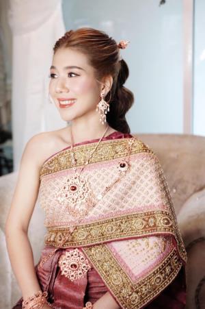 ชุดไทยเจ้าสาว ชุดไทยจักรพรรดิ์ เช่าที่แบมบี้ เวดดิ้ง ห้วยขวาง